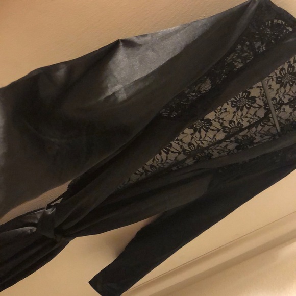 Silk lace sexy coverup - Picture 3 of 4